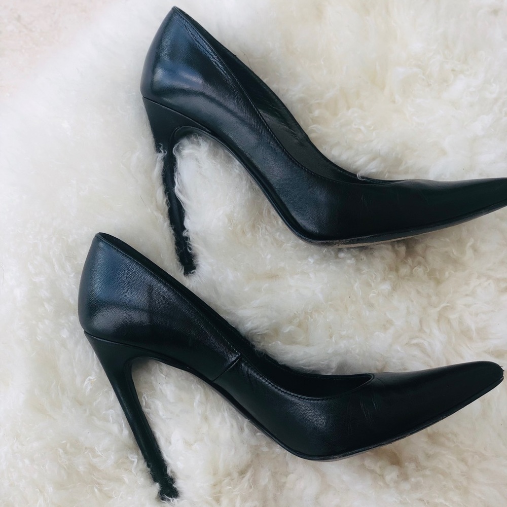 Stuart Weitzman pumps